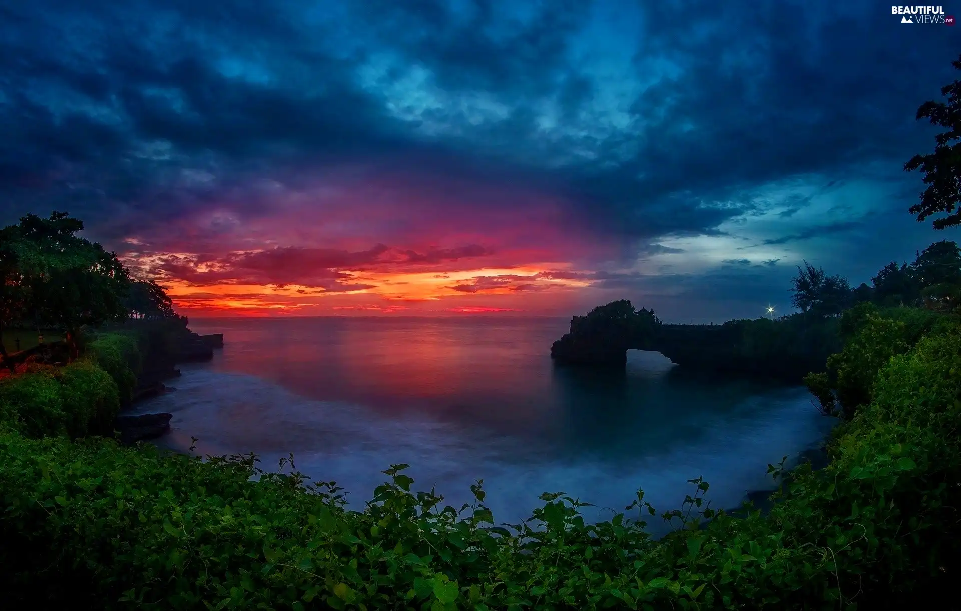 Nusa Tenggar Province, Balinese Sea, Plants, Sky, Rocks, Lombok Island, indonesia, Great Sunsets