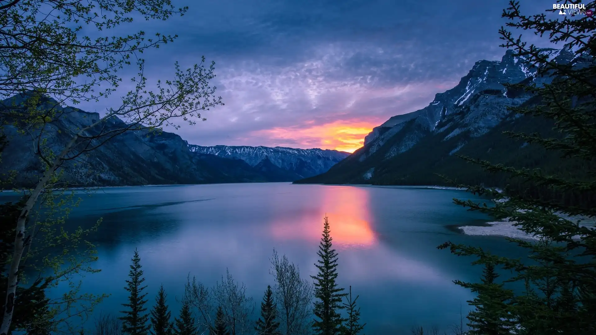 Mountains, Sunrise, Province of Alberta, Lake Minnewanka, Canada