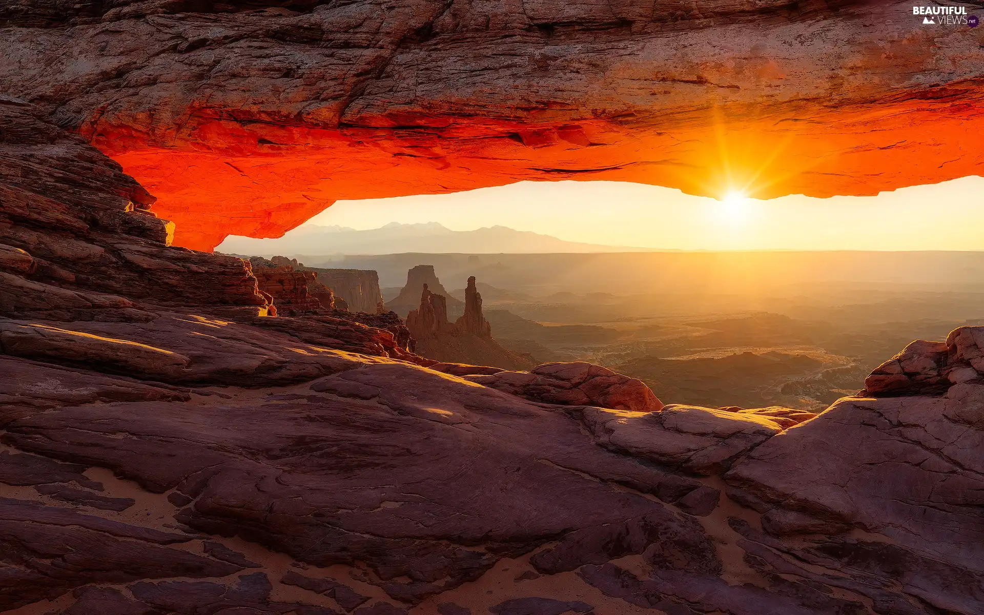 rocks, canyon, Utah State, Rock Arch, Canyonlands National Park, rays of the Sun, The United States