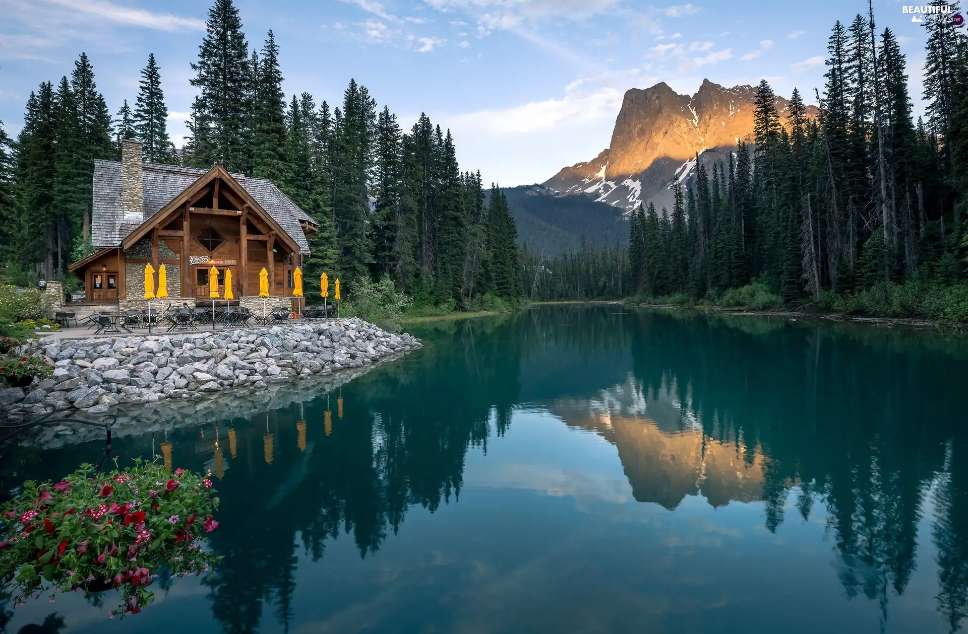 Emerald Lake, trees, Canada, viewes, Province of British Columbia, Mountains, Yoho National Park, house