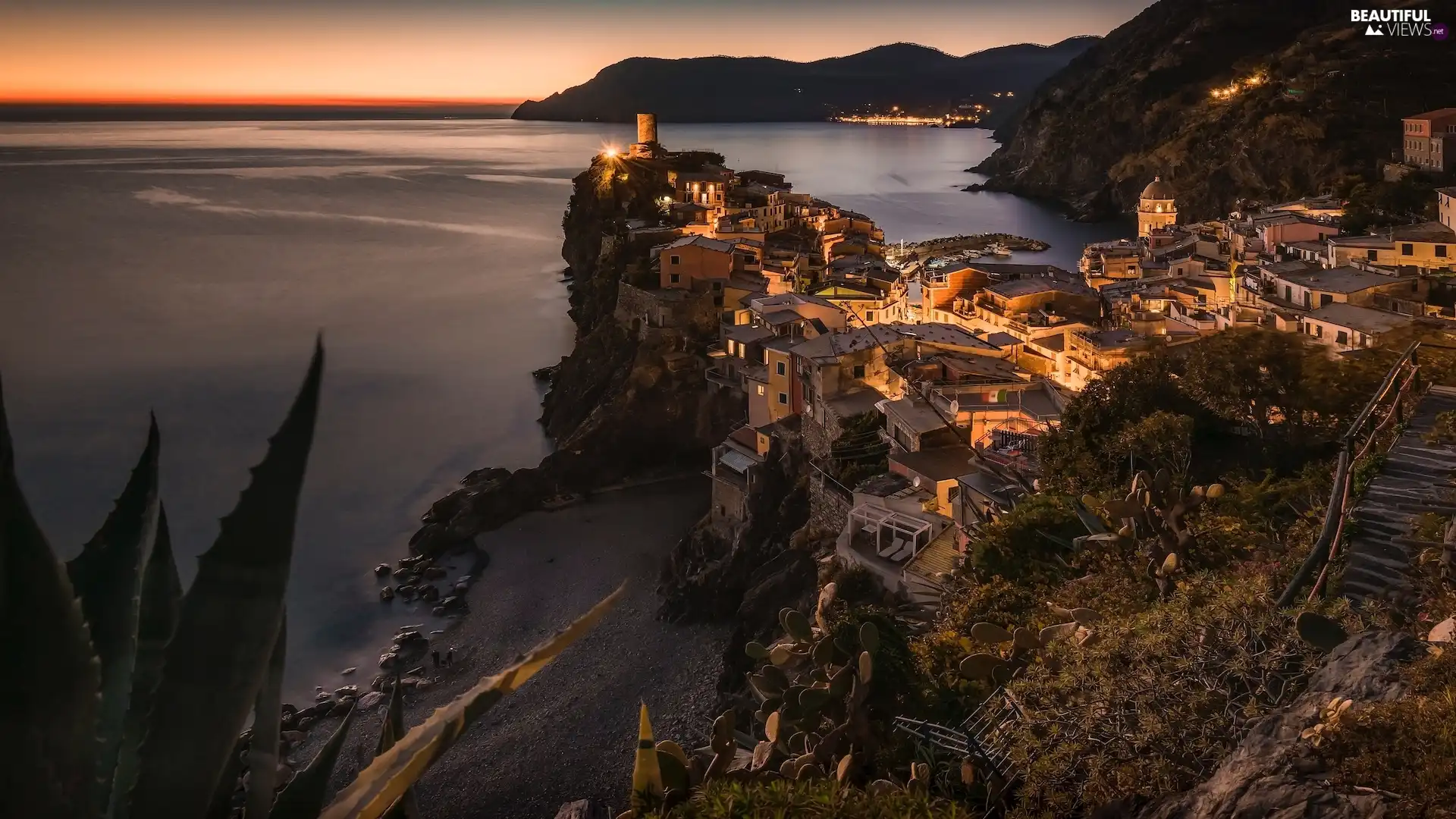 Province of La Spezia, Italy, Houses, Vernazza, Mountains, Great Sunsets, Gulf, rocks, Ligurian Sea