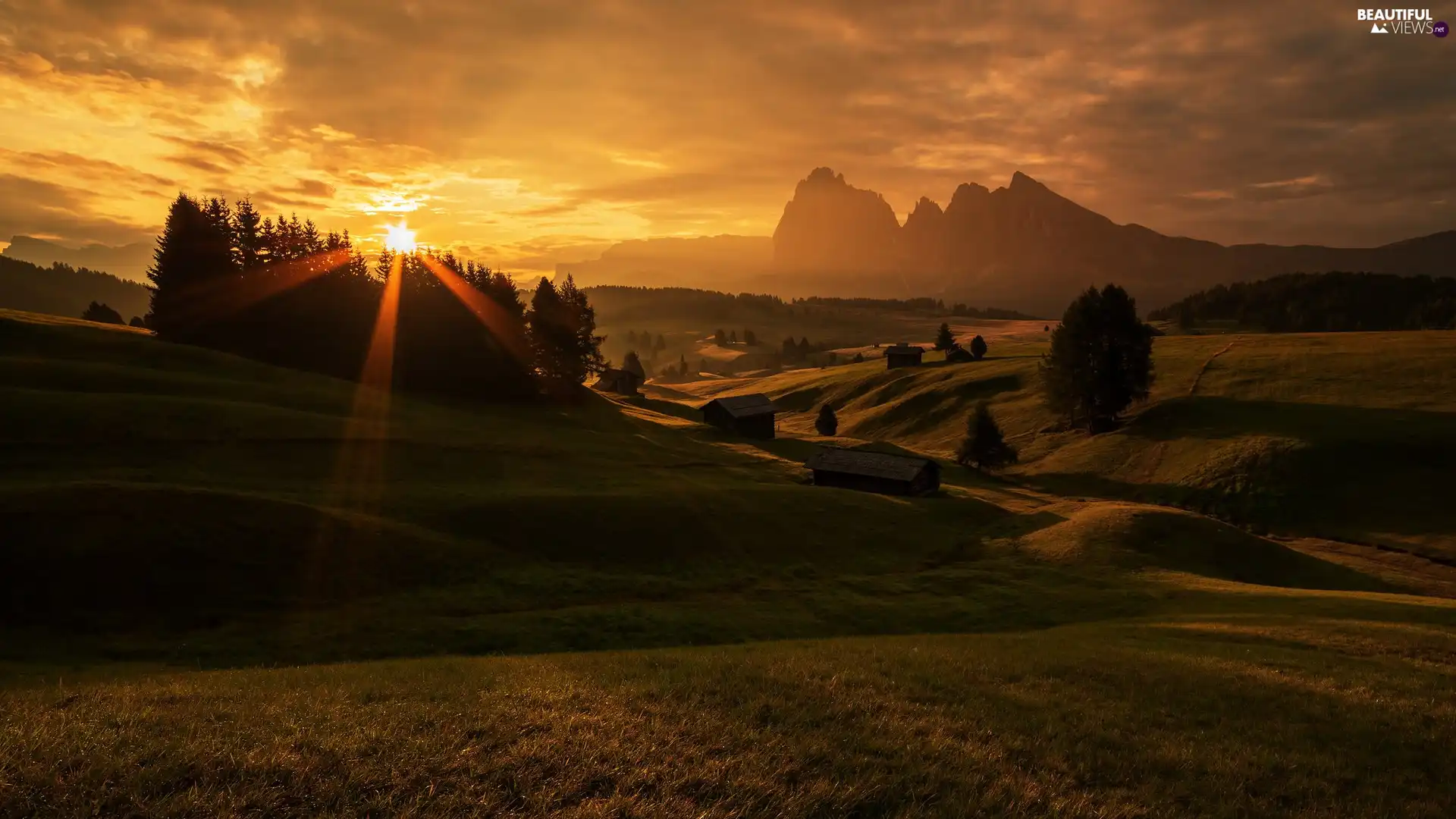 Houses, wood, rays of the Sun, Val Gardena, Valley, clouds, viewes, Mountains, Italy, trees, Seiser Alm Meadow, Dolomites