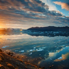 ice, Mountains, winter, rays, clouds, Kry, lake, sun