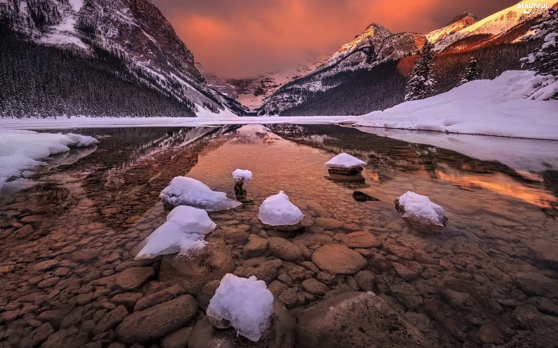 Canada, Banff National Park, winter, Province of Alberta, Lake Louise, Mountains Canadian Rockies, Sunrise