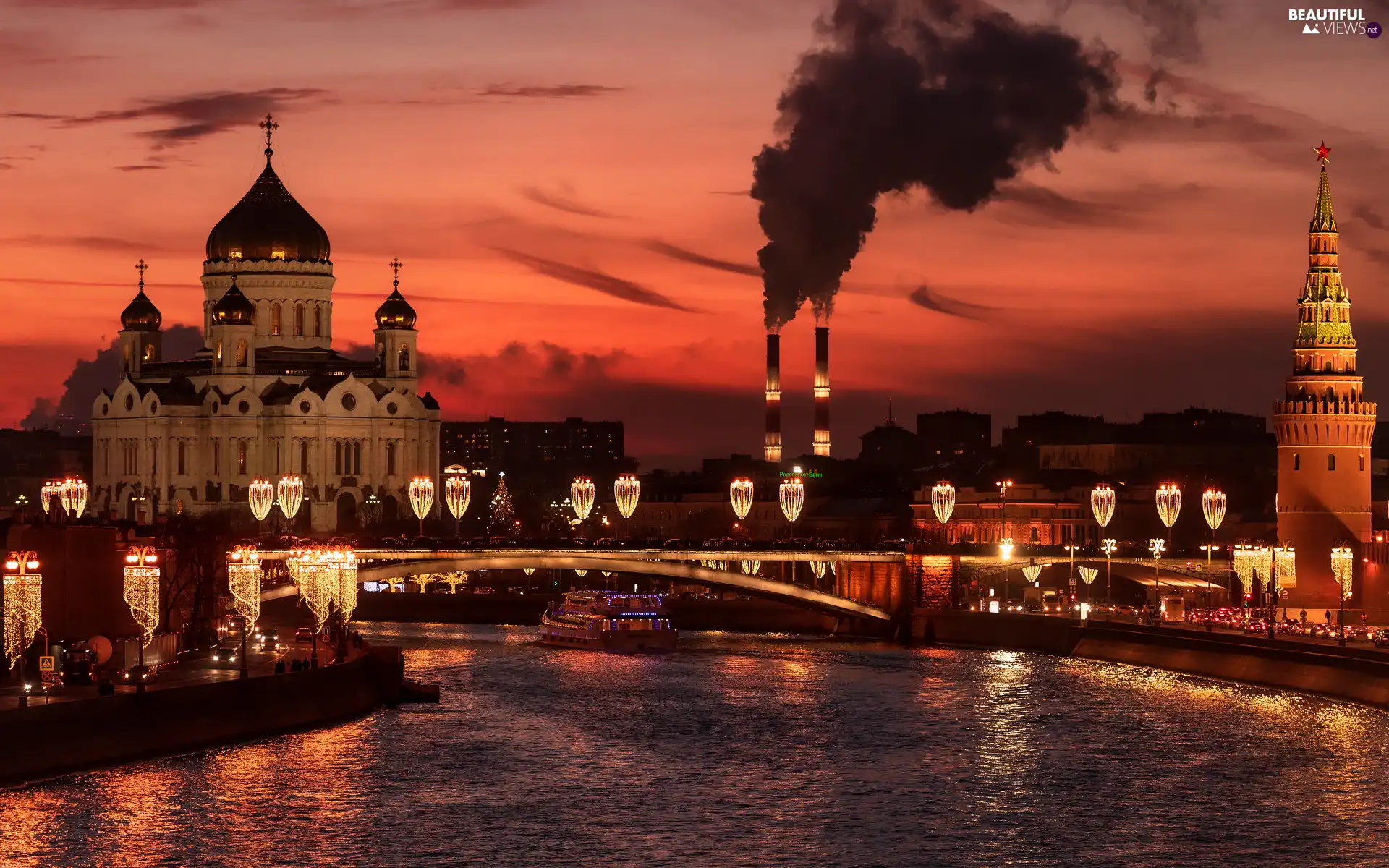 tower, Chimneys, Moscow, bridge, Russia, lighting, Ship, ornamental, Cerkiew, Moscow River, smoke, Great Sunsets, Cathedral of Christ the Savior