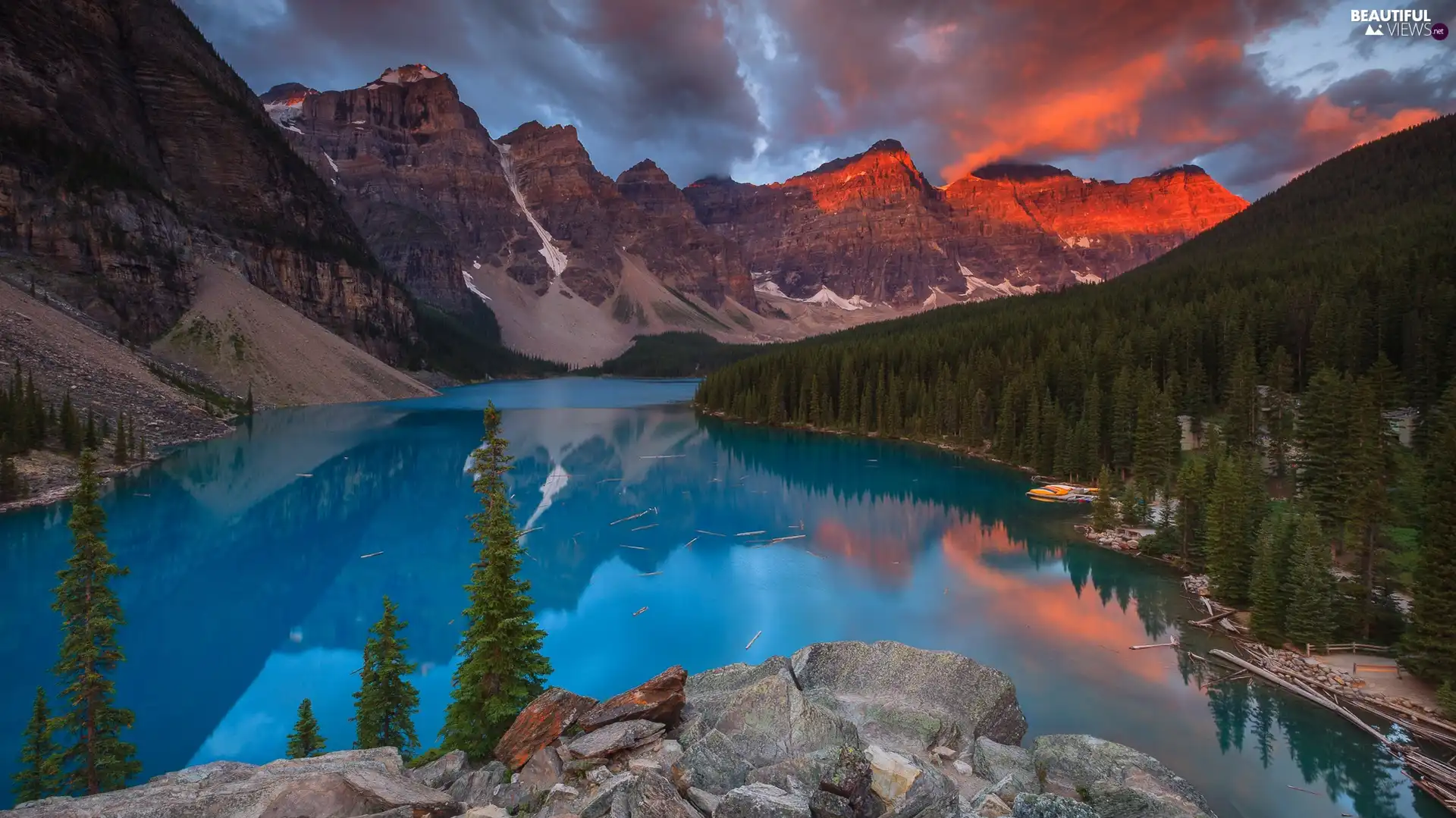 Banff National Park, Canada, Lake Moraine, clouds, Mountains, Province of Alberta
