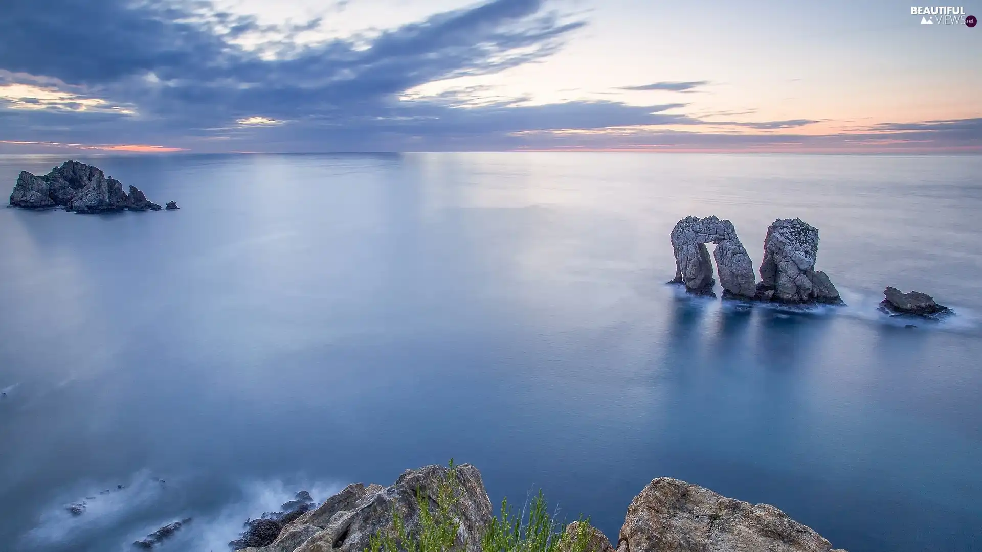 Sky, clouds, rocks, blue, sea