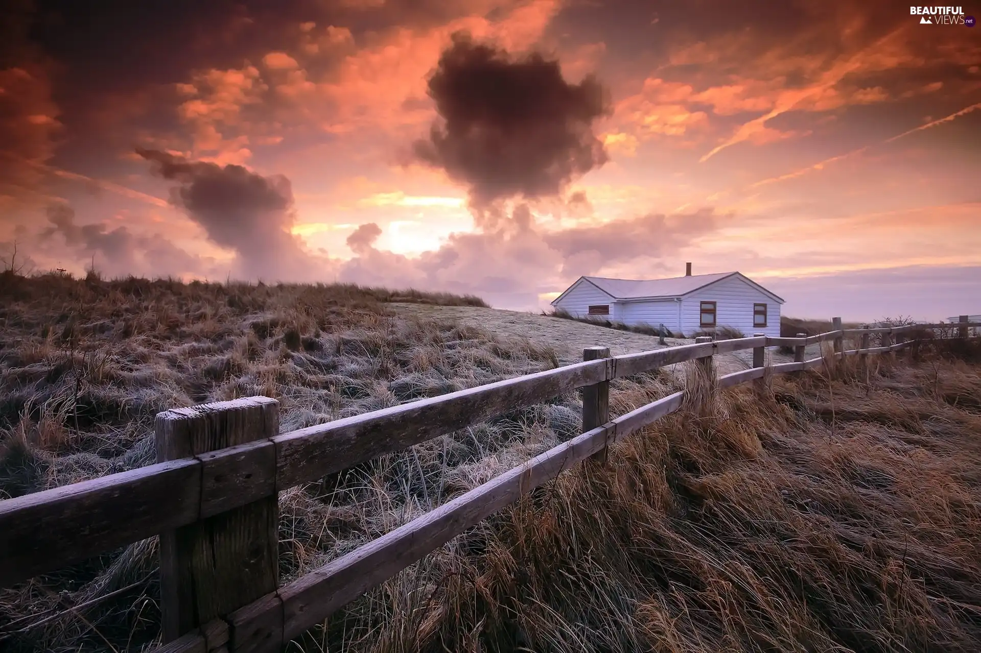 house, Great Sunsets, White frost, fence, Meadow, clouds