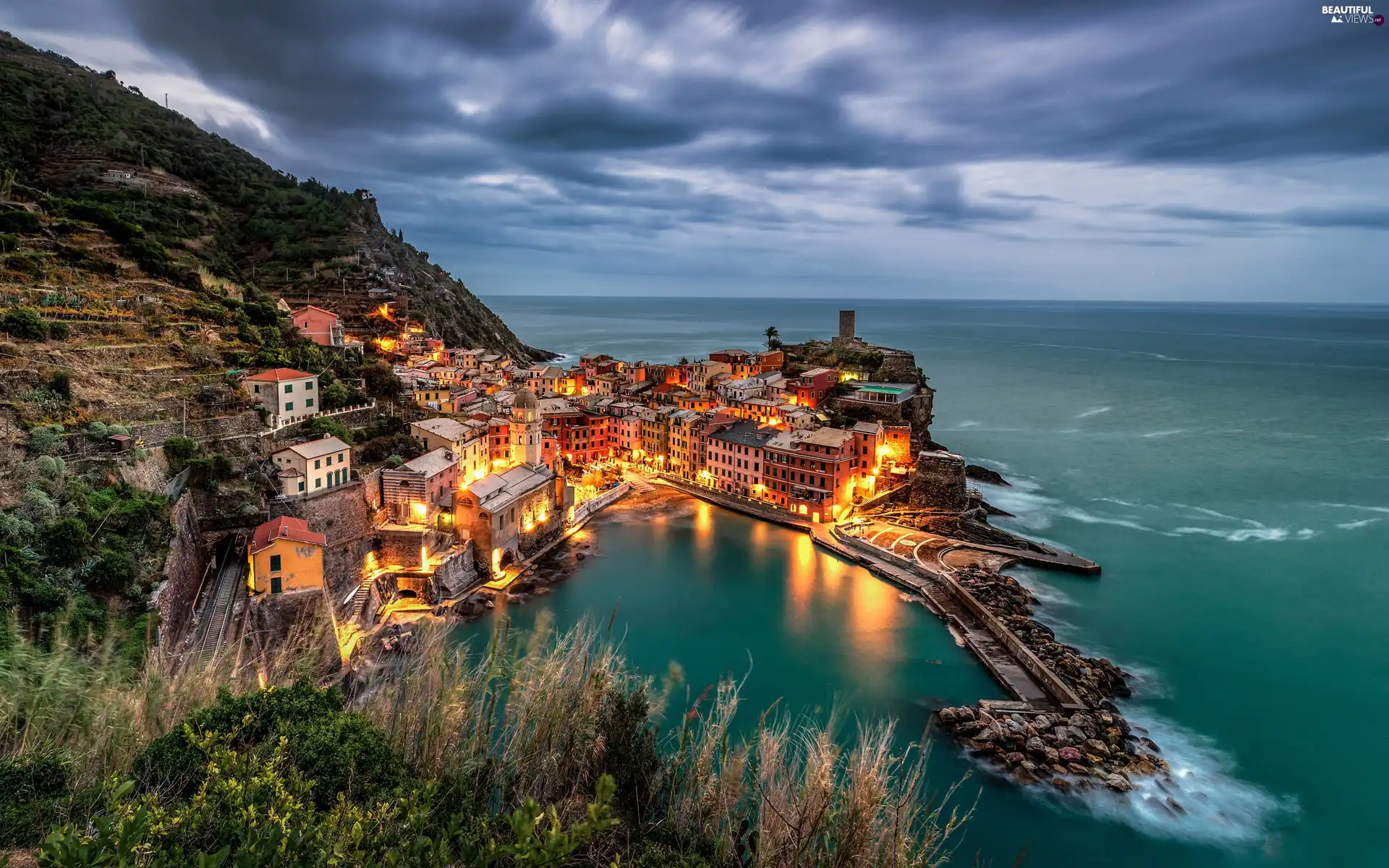 Coast, Vernazza, Houses, Cinque Terre, Italy, sea, Dusk