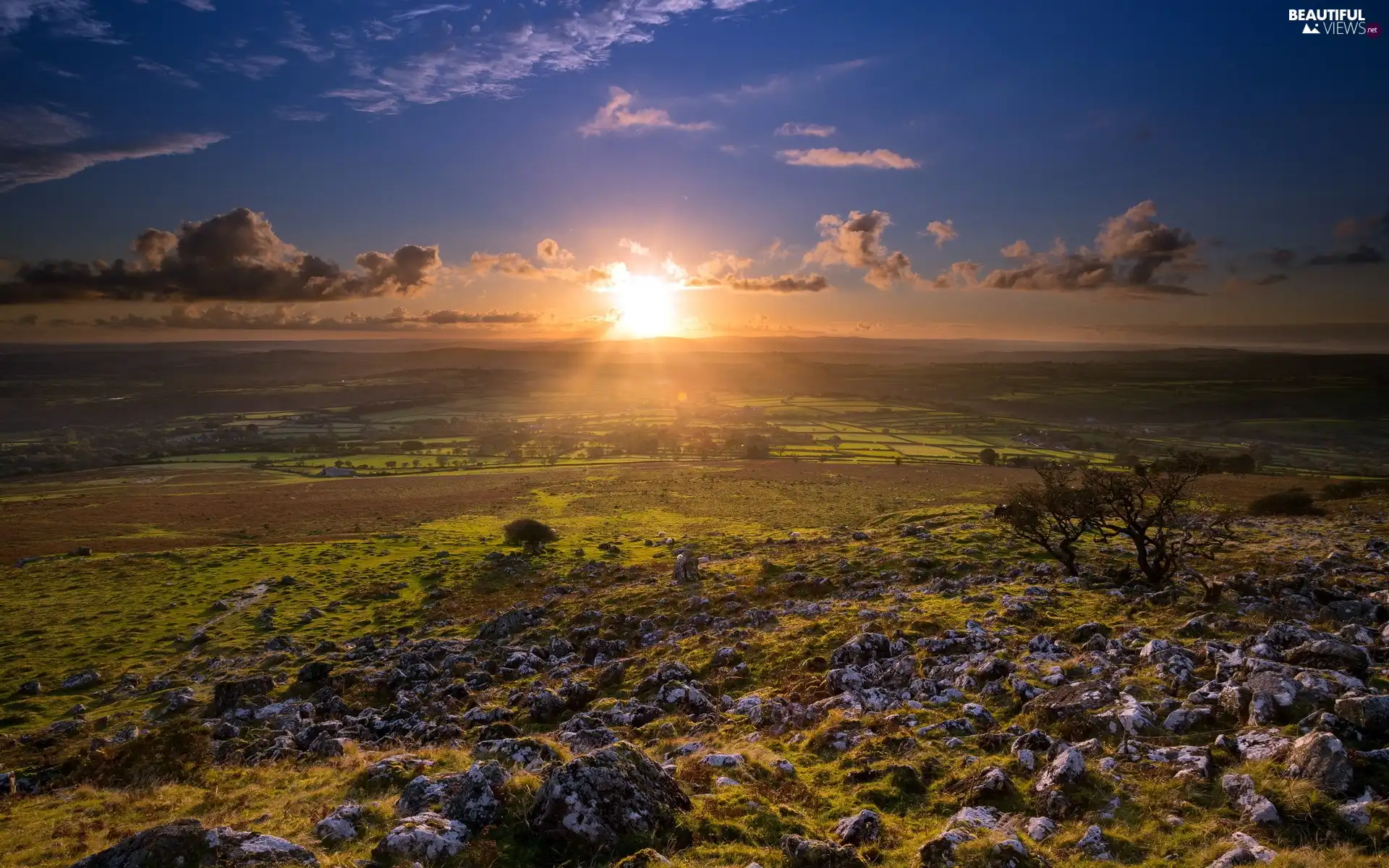 Farms, Stones, field, medows, horizon, Ireland, rays, sun, clouds