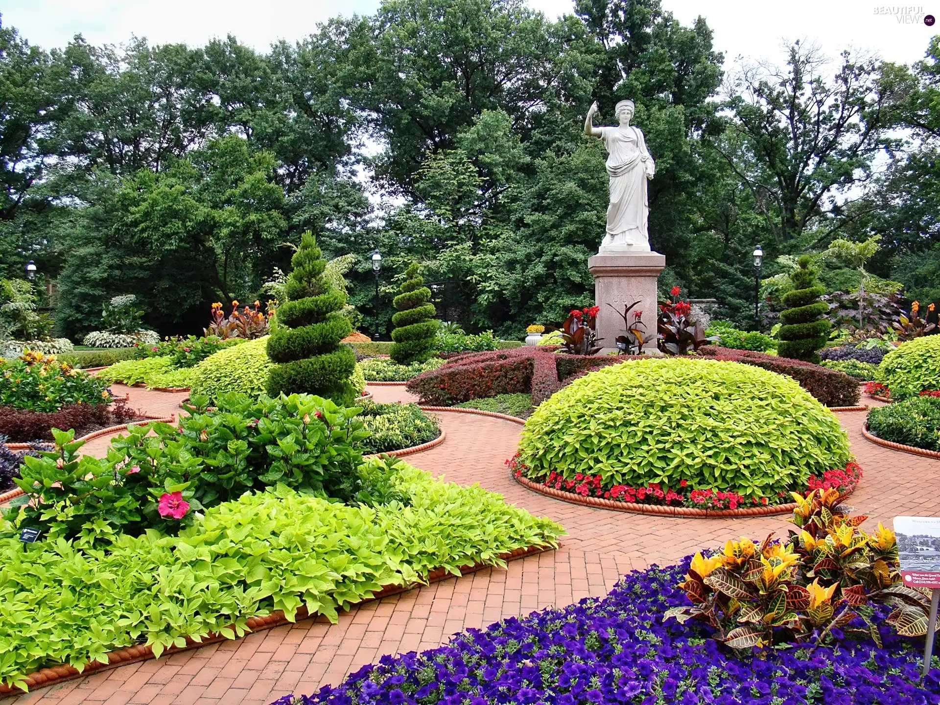 Statue monument, Park, Flower-beds