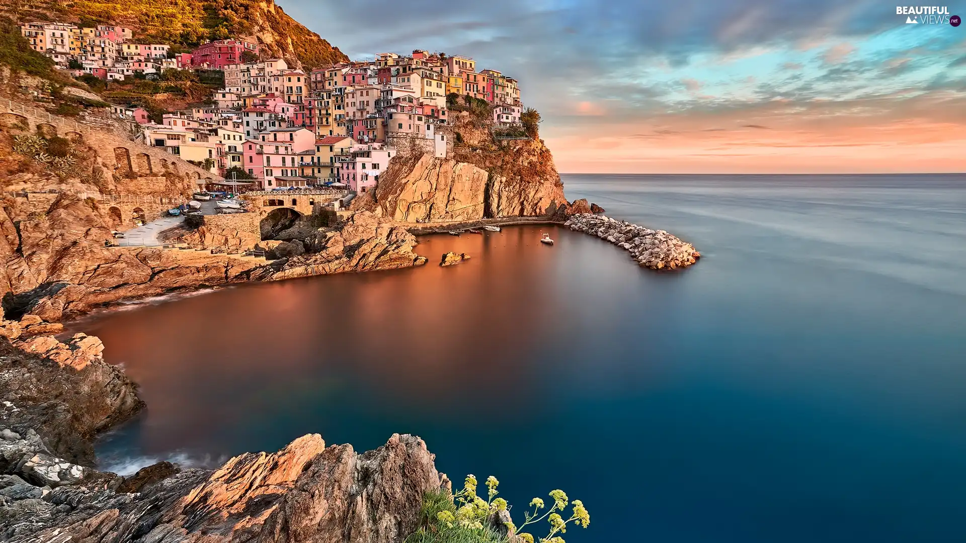 Riomaggiore Municipality, Italy, City of Manarola, Ligurian Sea, Gulf, clouds, color, Houses, Cinque Terre