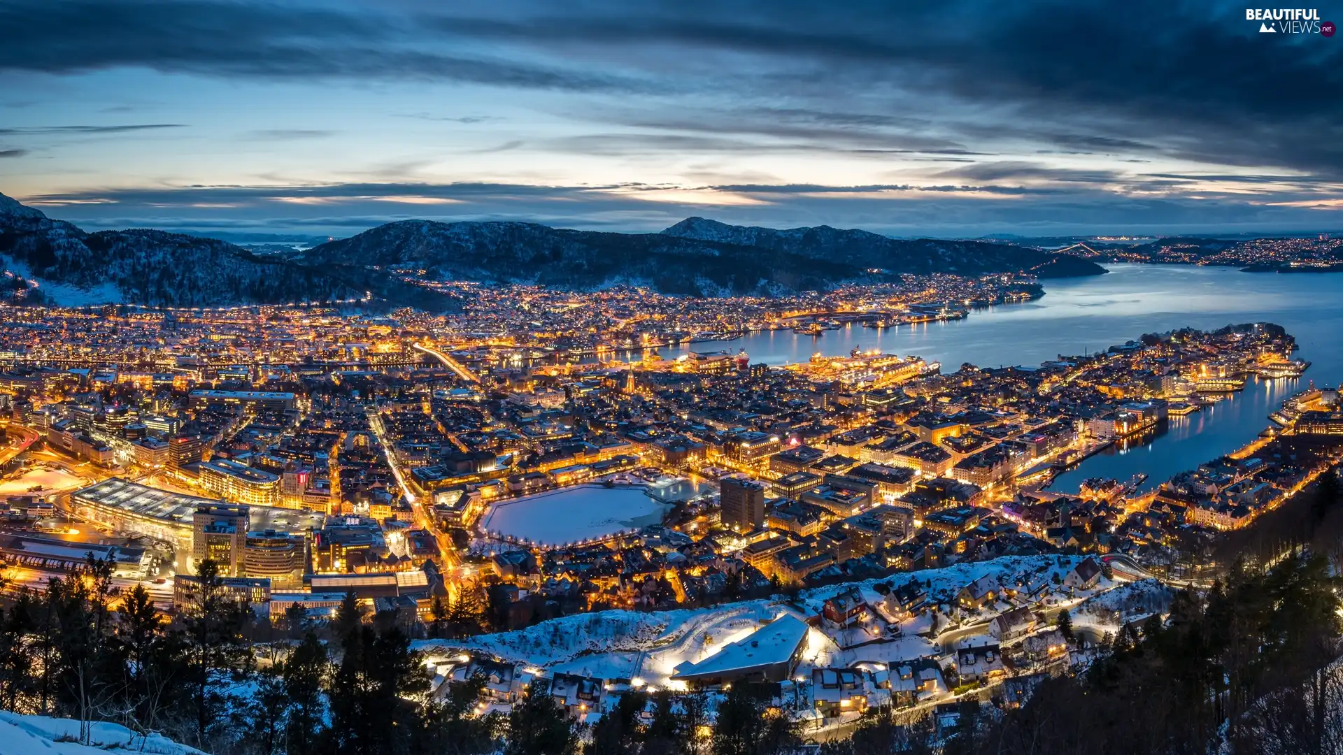 Houses, Bergen, Mountains, dawn, sea, Norway, winter, clouds, light, Town
