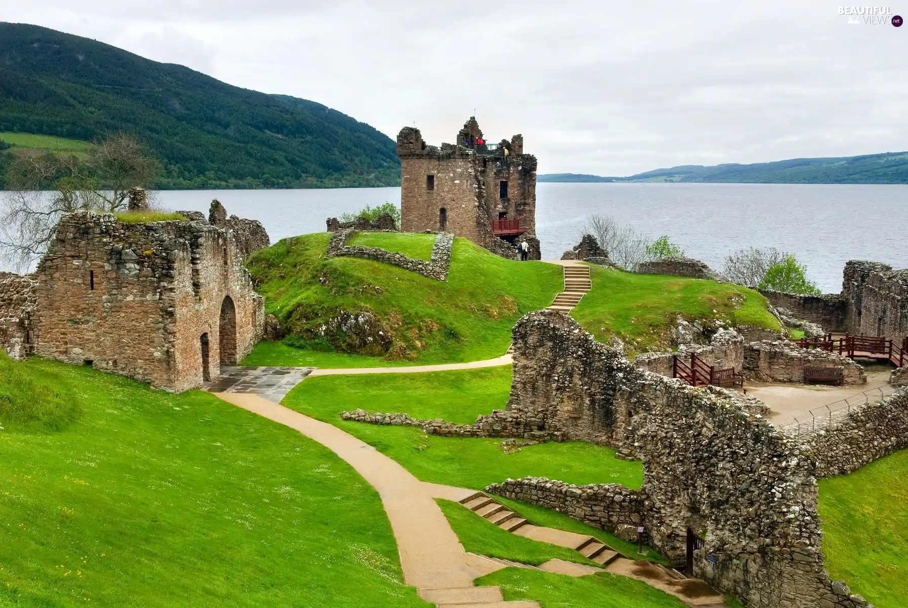 lake, Lochness, ruins, by, Scotland