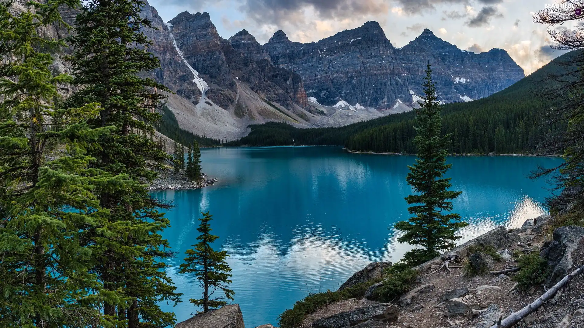 Banff National Park, Lake Moraine, clouds, Mountains, viewes, Province of Alberta, Canada, trees