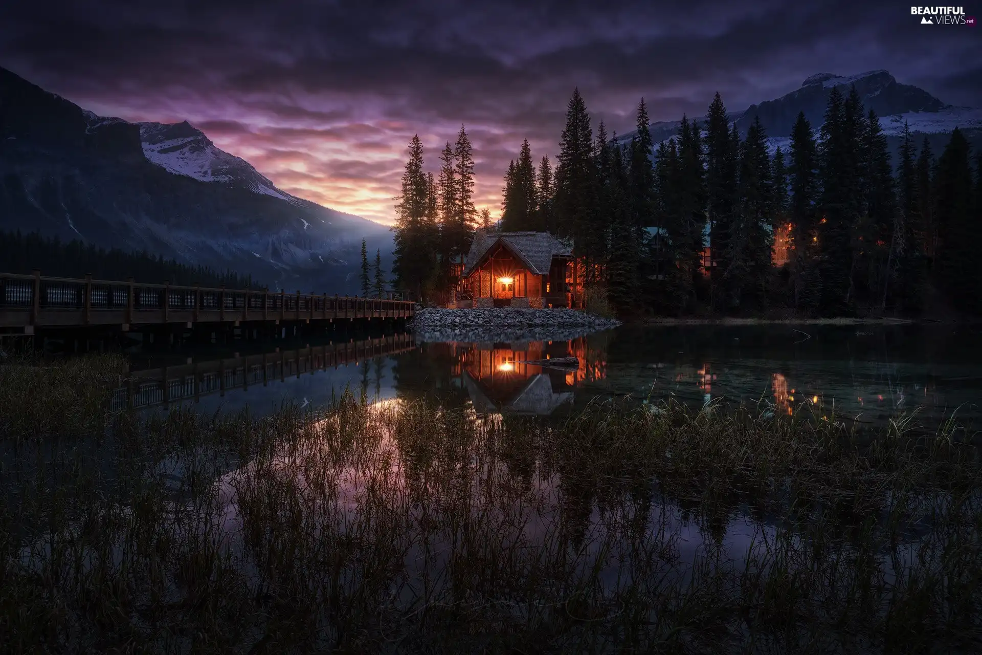 Lake Canada Mountains Night House Yoho National Park Beautiful