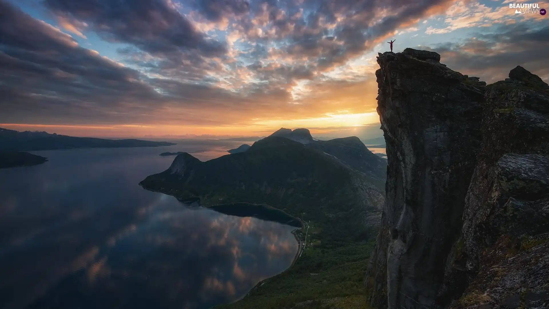 Mountains, Lofoten, Great Sunsets, North Sea, Norway, Human, clouds