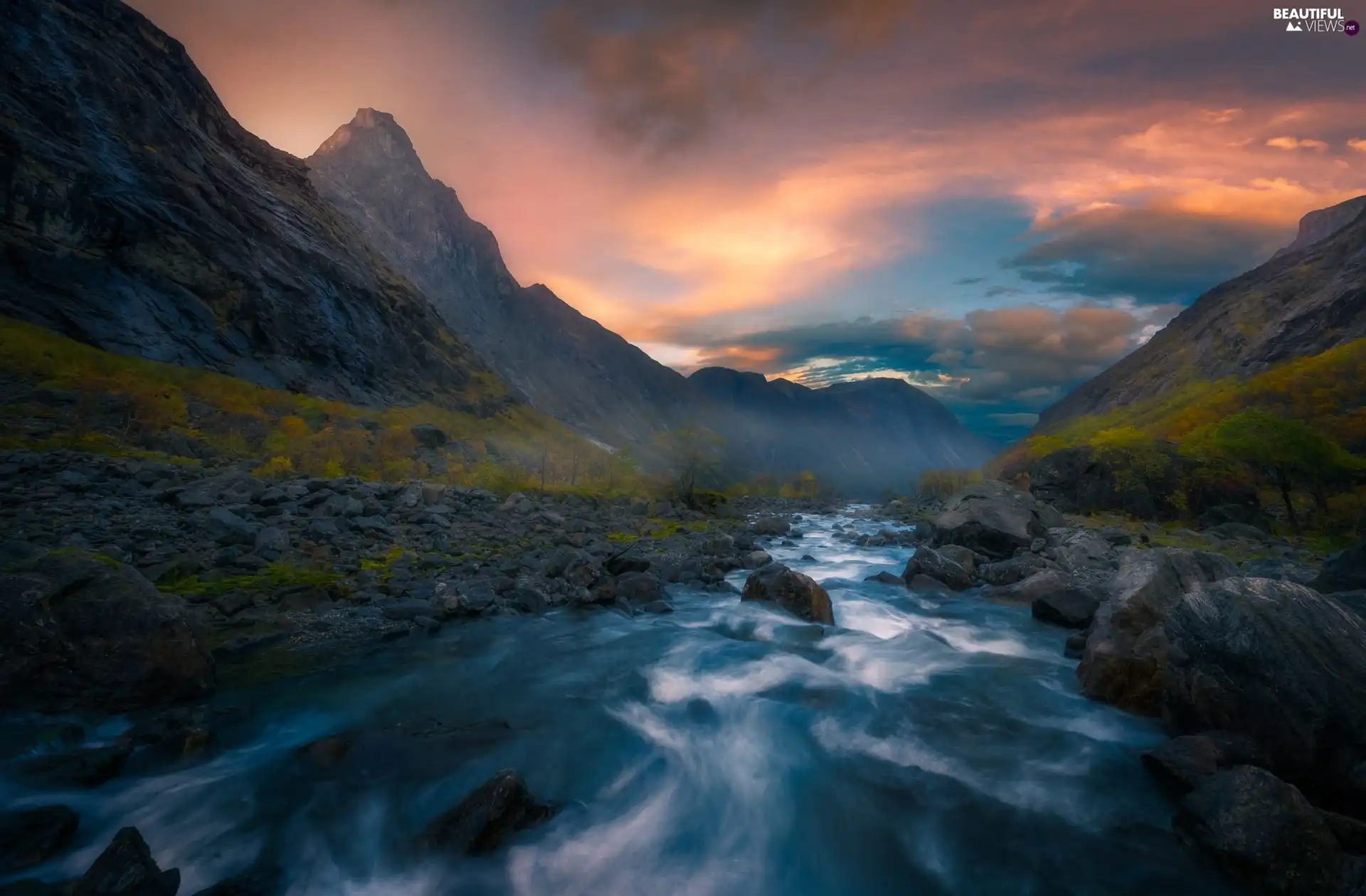 viewes, Romsdalen Valley, Norway, Fog, Stones, Mountains, Rauma River, Great Sunsets, clouds, trees
