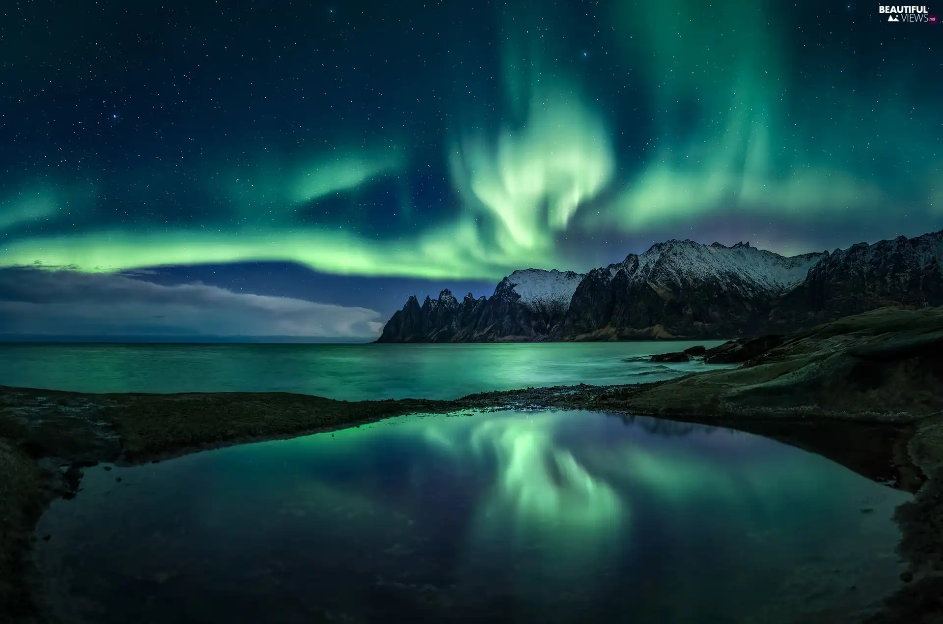 aurora polaris, Mountains, Senja Island, Norwegian Sea, Norway