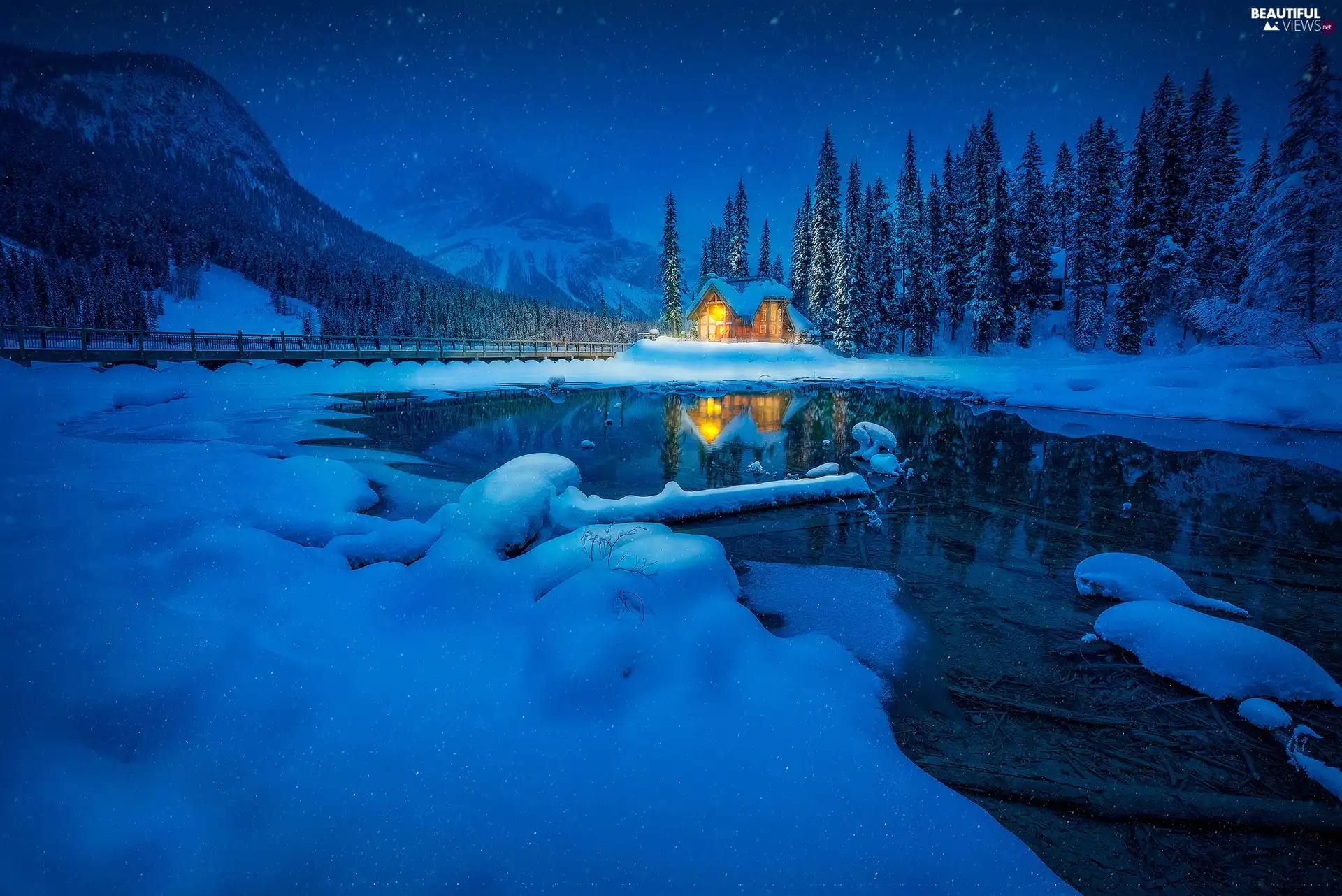 Yoho National Park, winter, Emerald Lake, house, Province of British Columbia, Canada, Mountains, forest, bridge