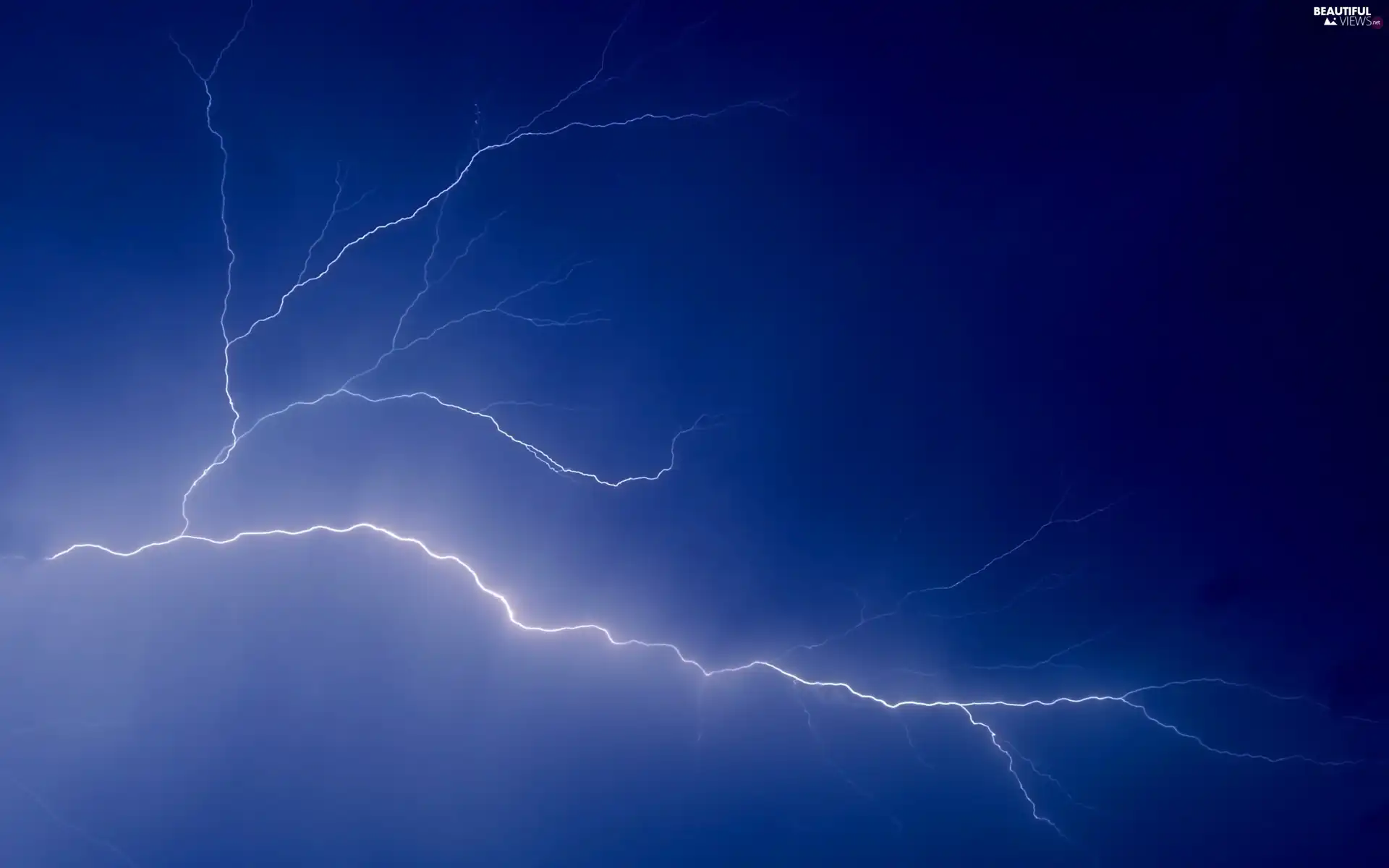 Sky, lightning, dark