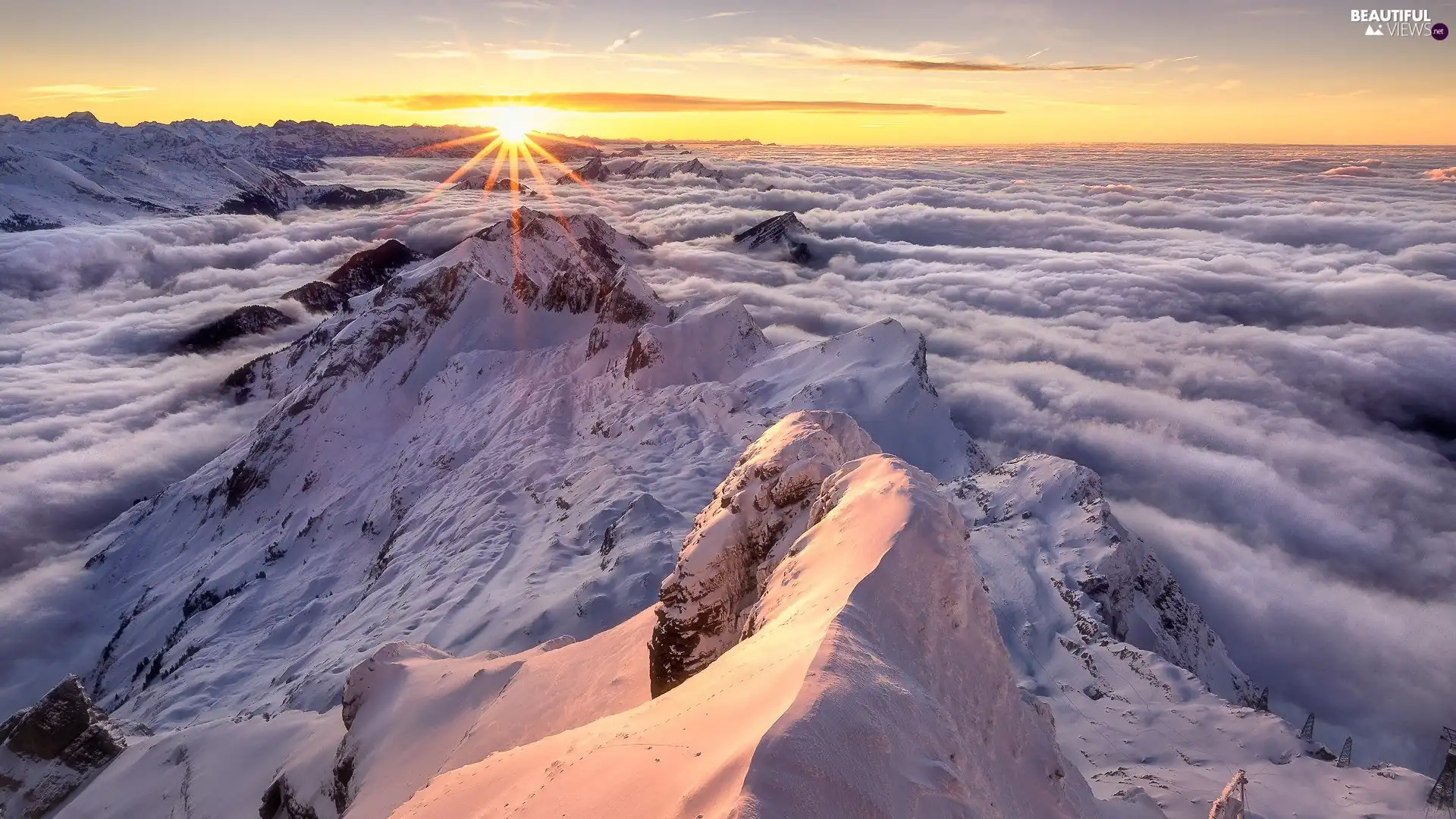 snow, Mountains, Fog, rays of the Sun, Falling, peaks