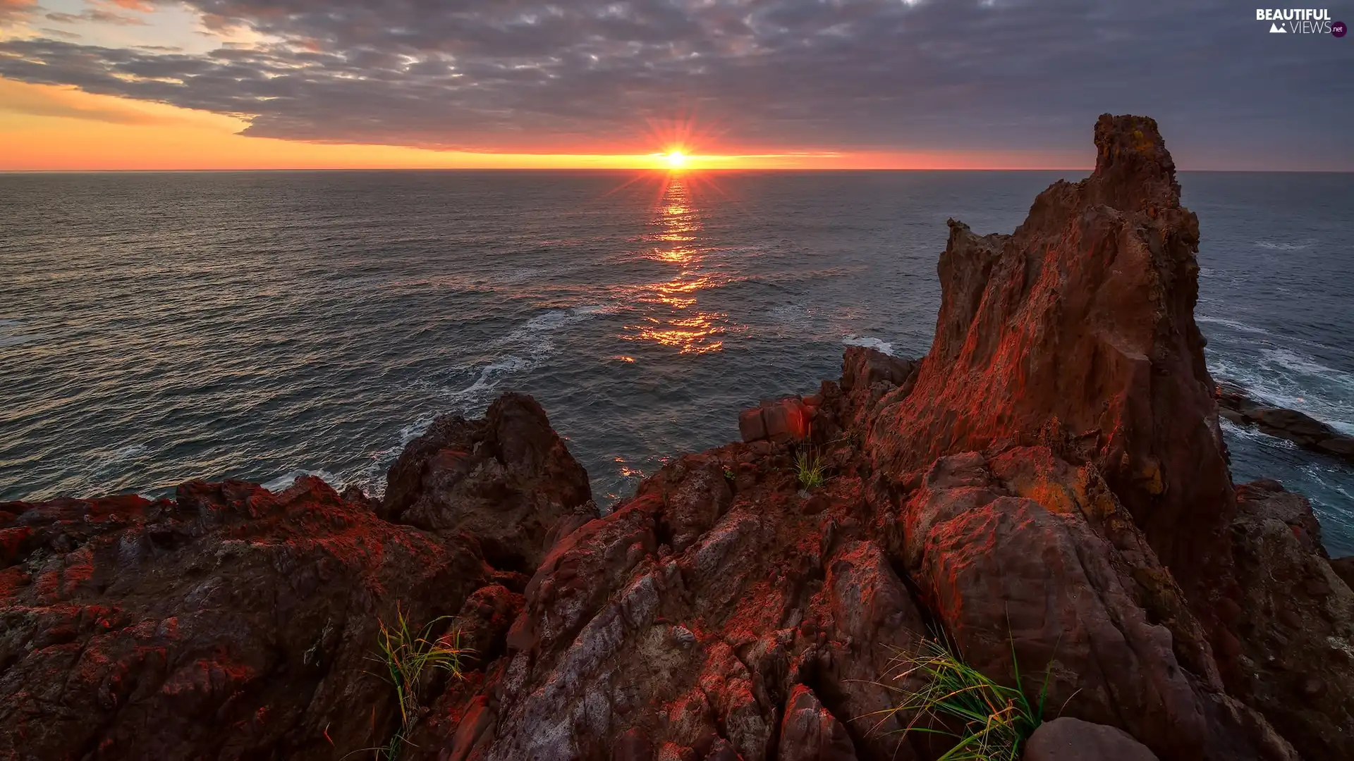 sea, rays of the Sun, rocks, Great Sunsets