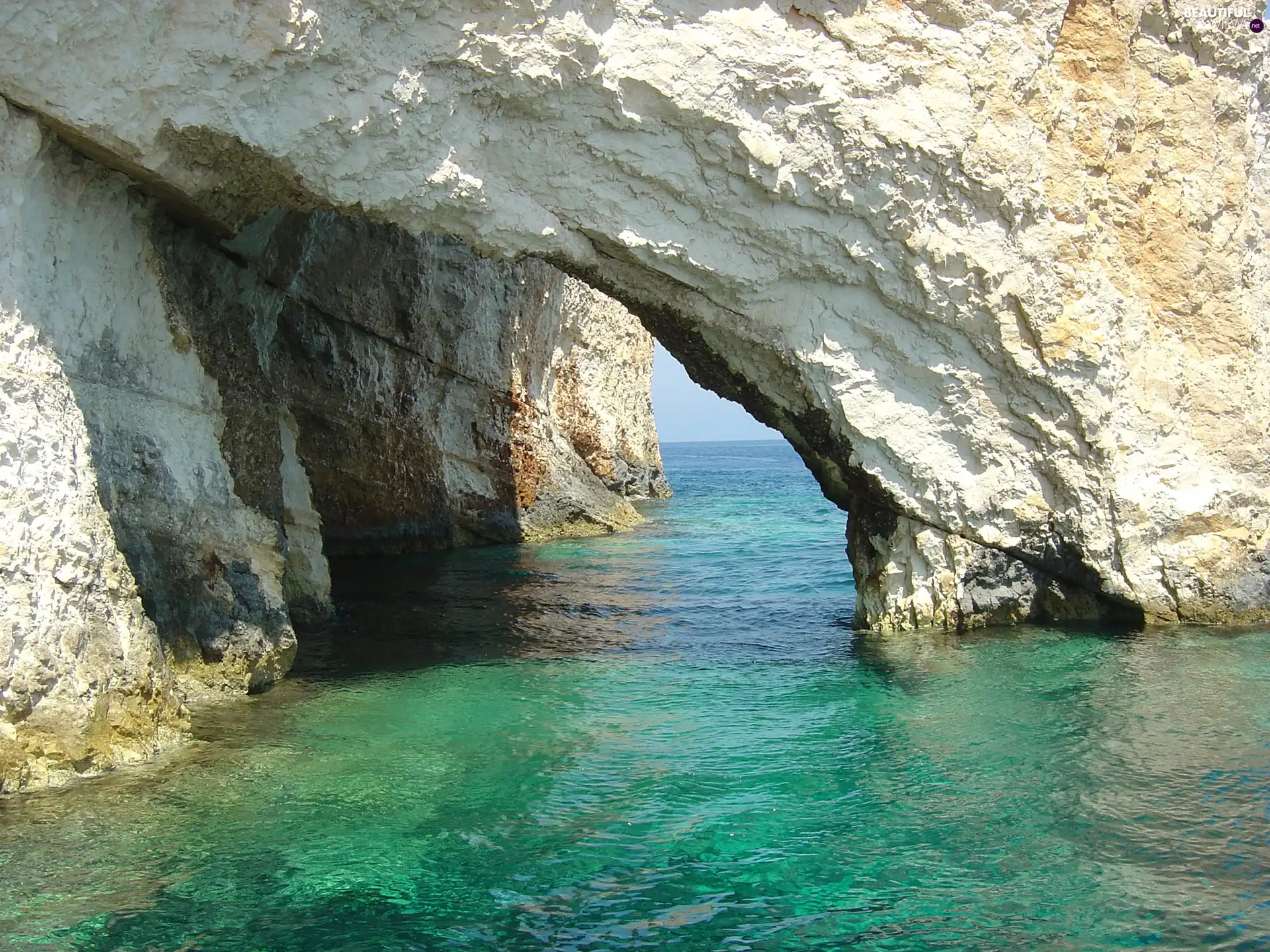 Rocks, sea, The hollow