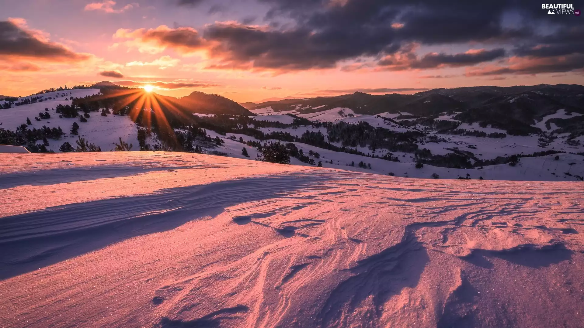 Mountains, Pieniny, Poland, trees, rays of the Sun, Snowy, winter, viewes