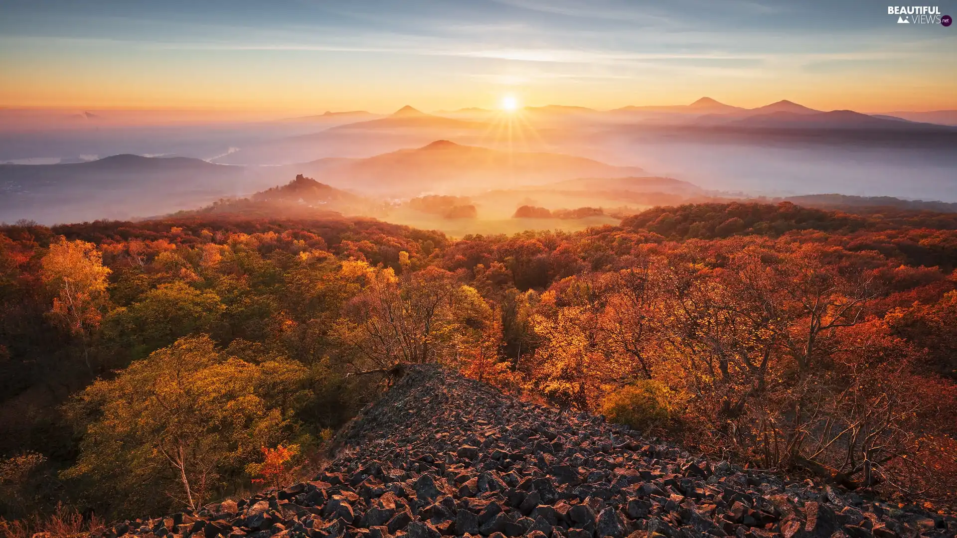 autumn, Fog, Stones, woods, viewes, Mountains, Sunrise, trees