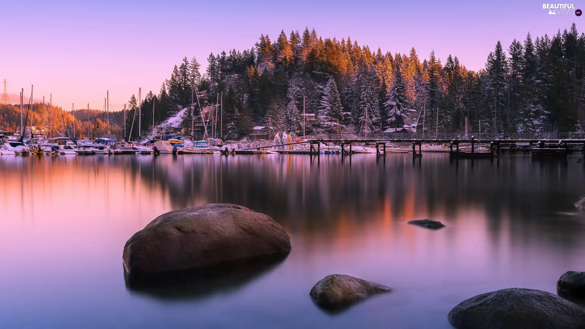 trees, Stones, Boats, Platform, motorboat, lake, Harbour, Hill, viewes, Houses