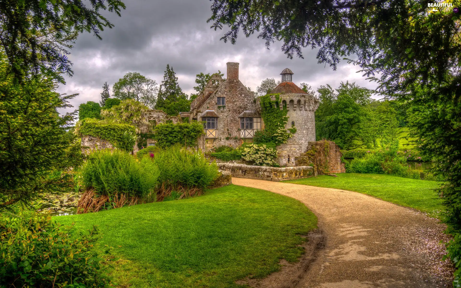 Scotney Castle, Path, Kent County, Lawn, England, green, Garden, Pond - car, trees, Park, manor-house, clouds, viewes