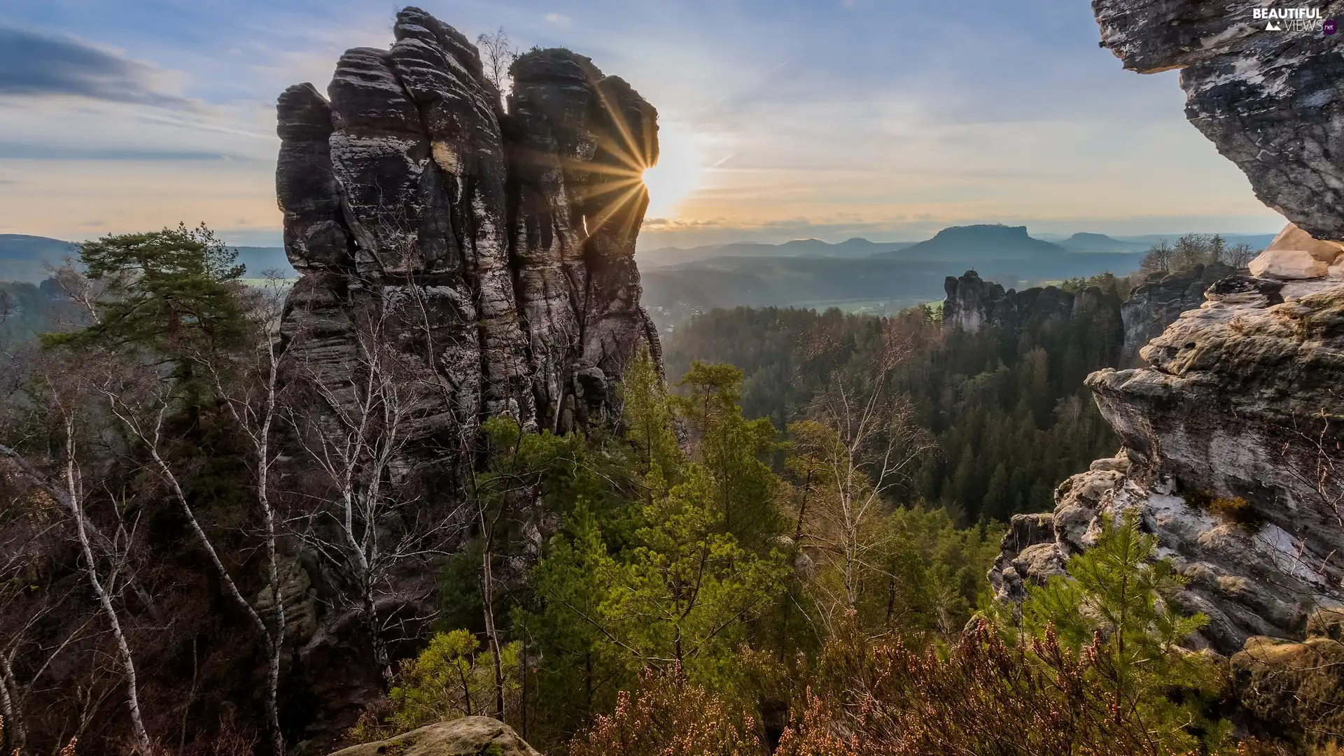 Mountains, Sunrise, trees, viewes, rocks, rays