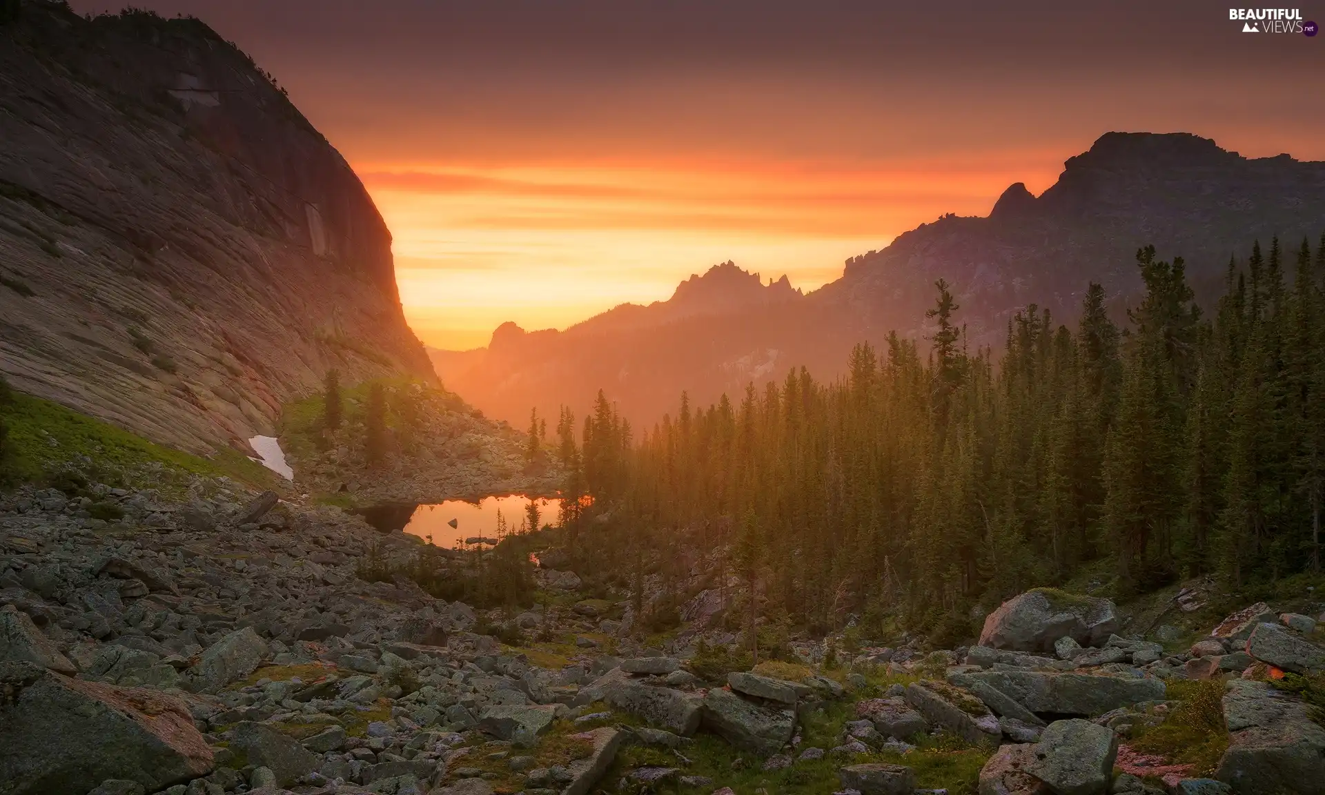 viewes, lake, Fog, rocks, Great Sunsets, trees, Mountains, Stones