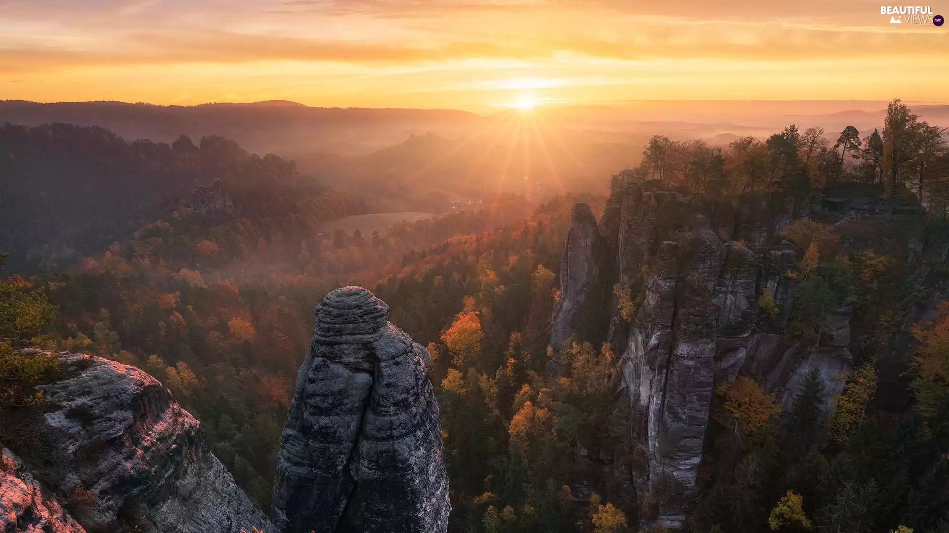 Saxon Switzerland National Park, Germany, Děčínská vrchovina, rocks, rays of the Sun, autumn, viewes, Sunrise, trees