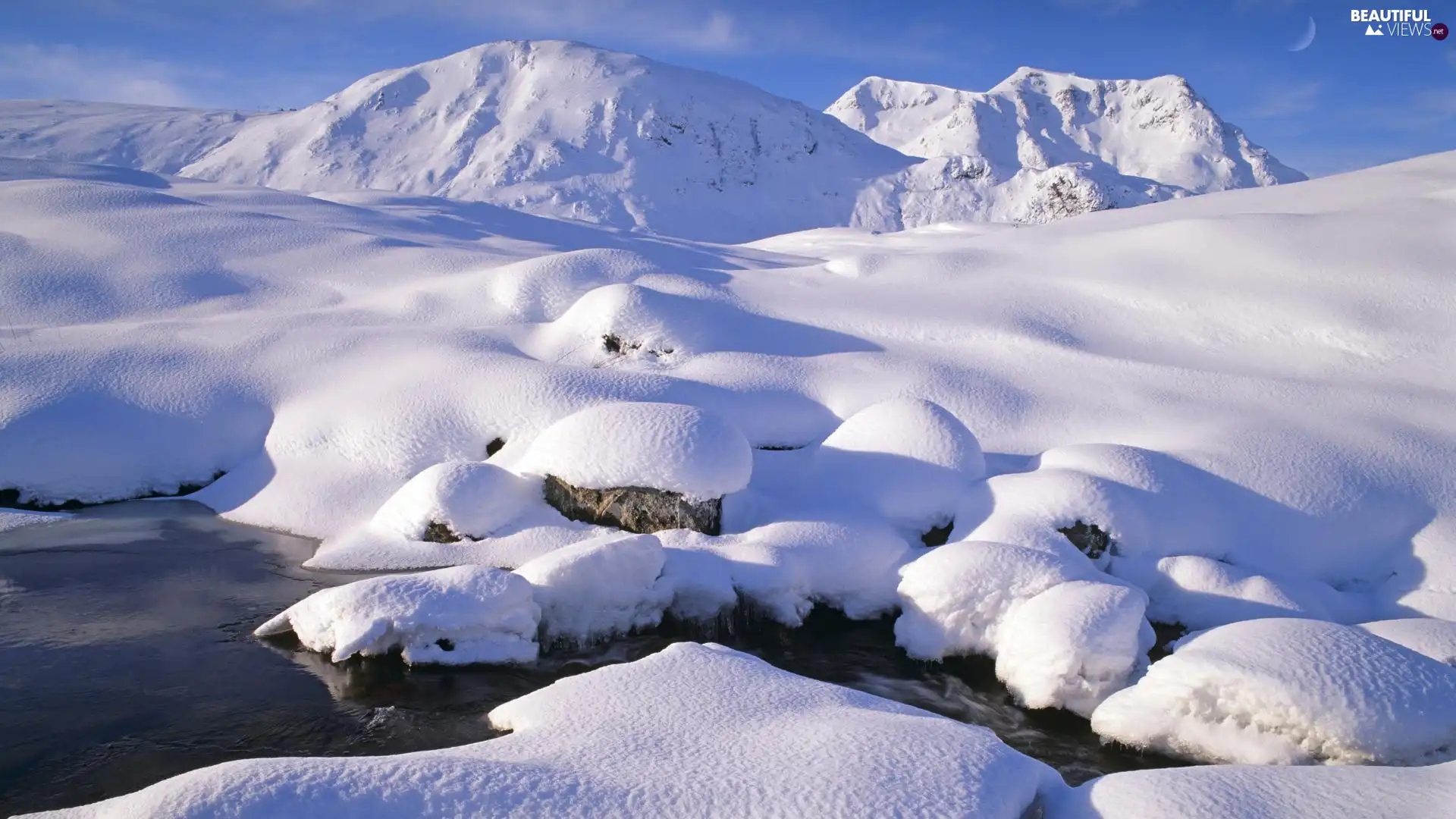Mountains, drifts, water, snow