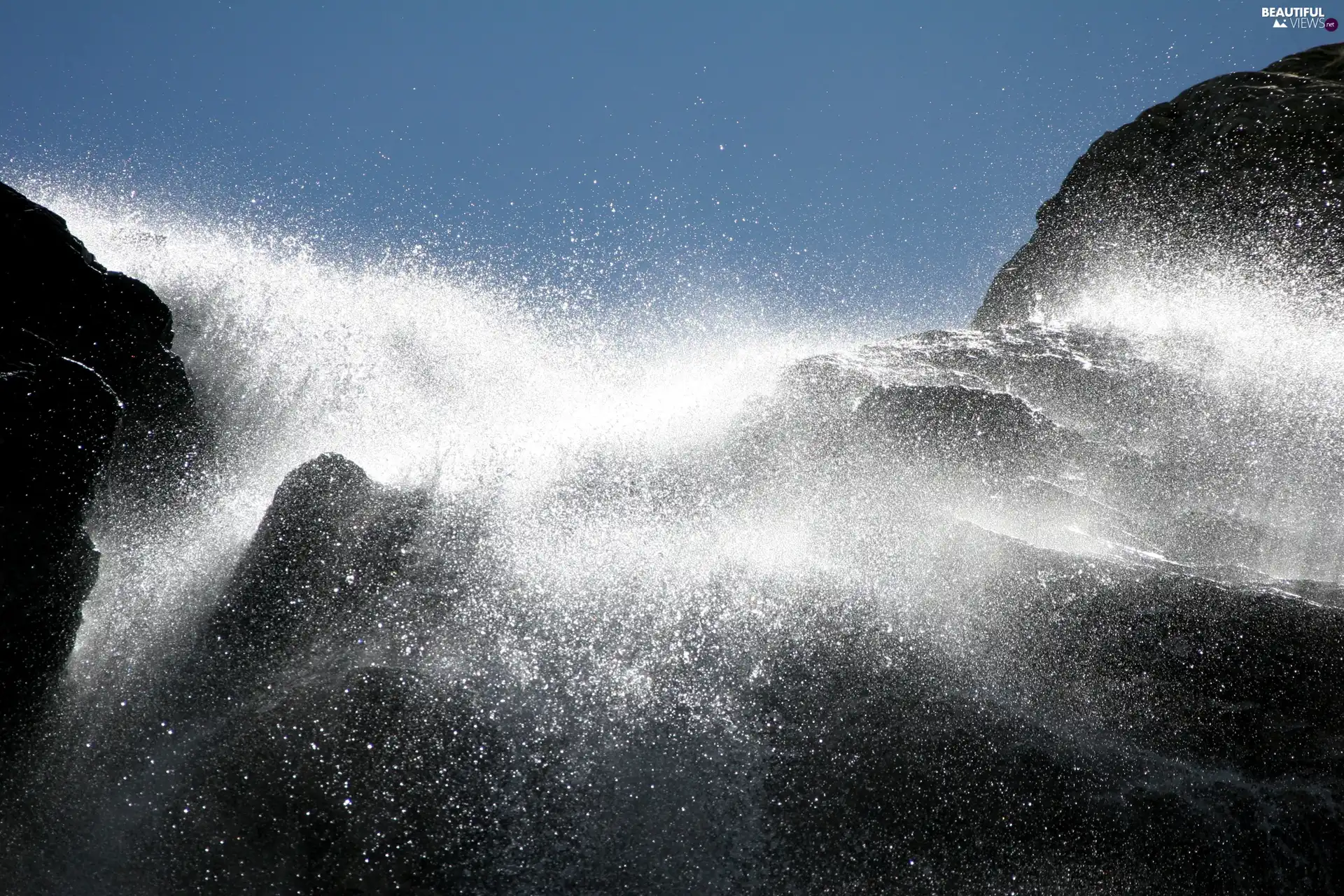 Waves, rocks, sea