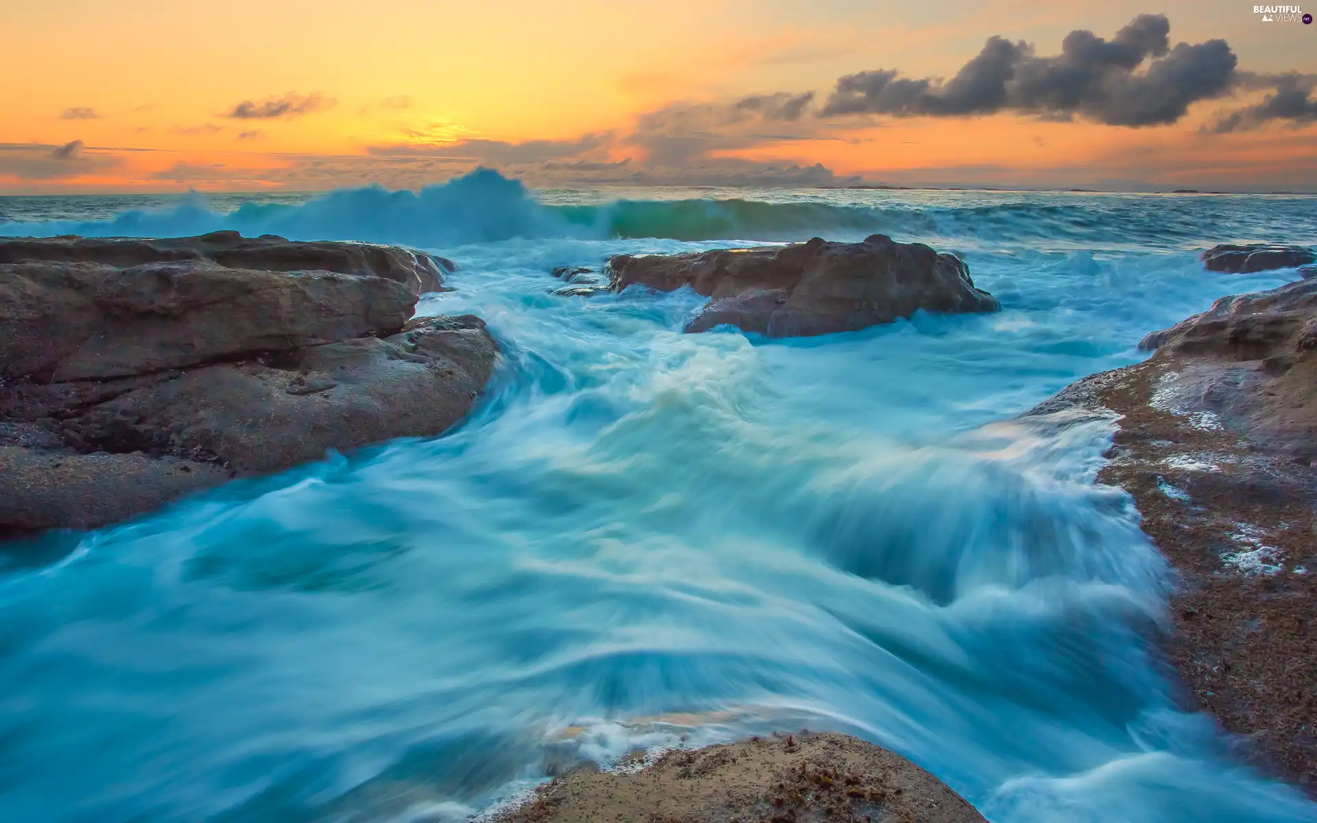 Waves, rocks, sea