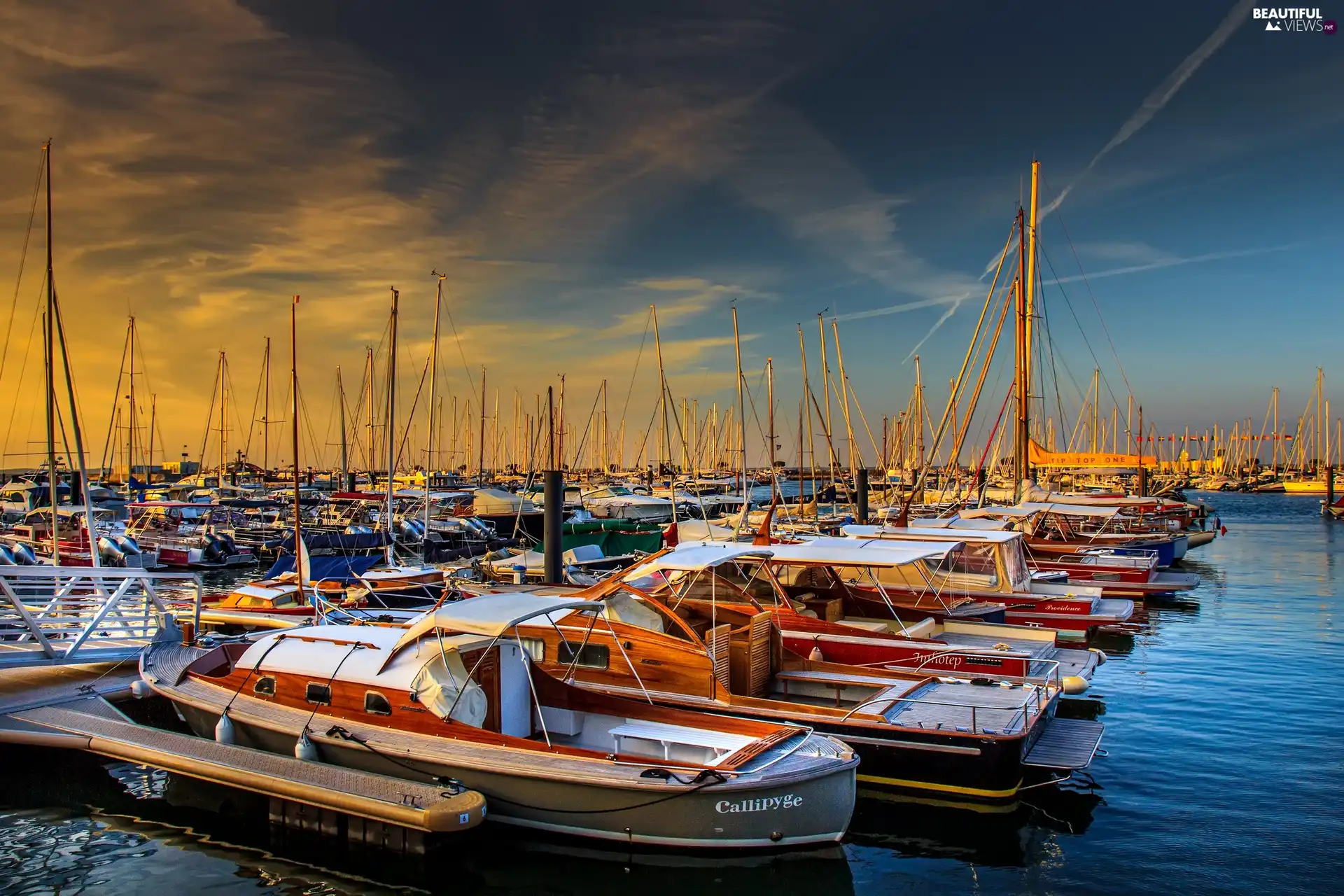 Yachts, west, sun